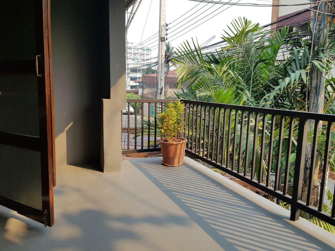 Villa Piyanattha House Chiang Mai Exterior foto